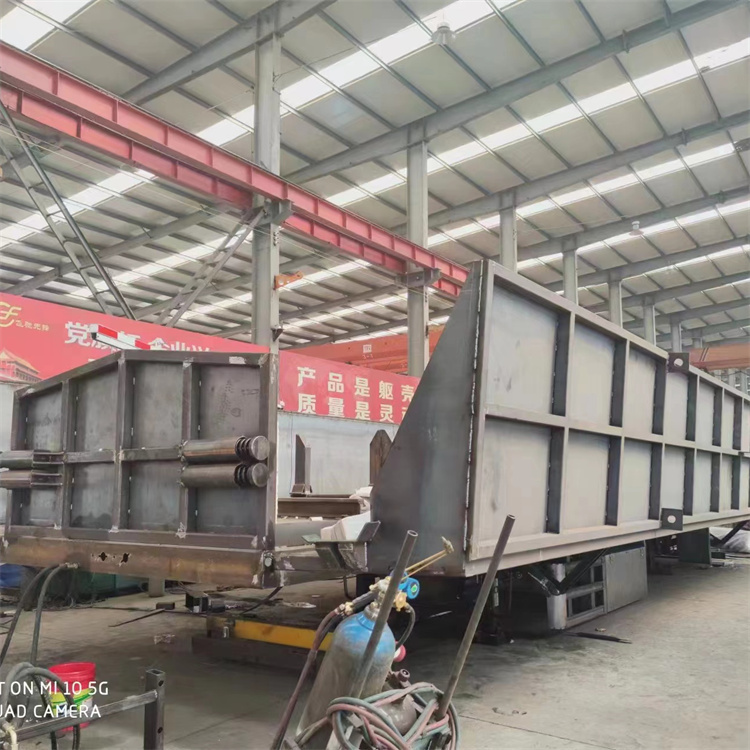 Steel billet semi trailer, steel ladle, insulation road hot steel semi trailer transport vehicle