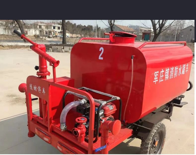 Dinghong Environmental Sanitation Small Diesel Water Tank Fire Truck 2-3 Square Three Wheel Urban Fire Extinguishing Train Sealed Tank Body