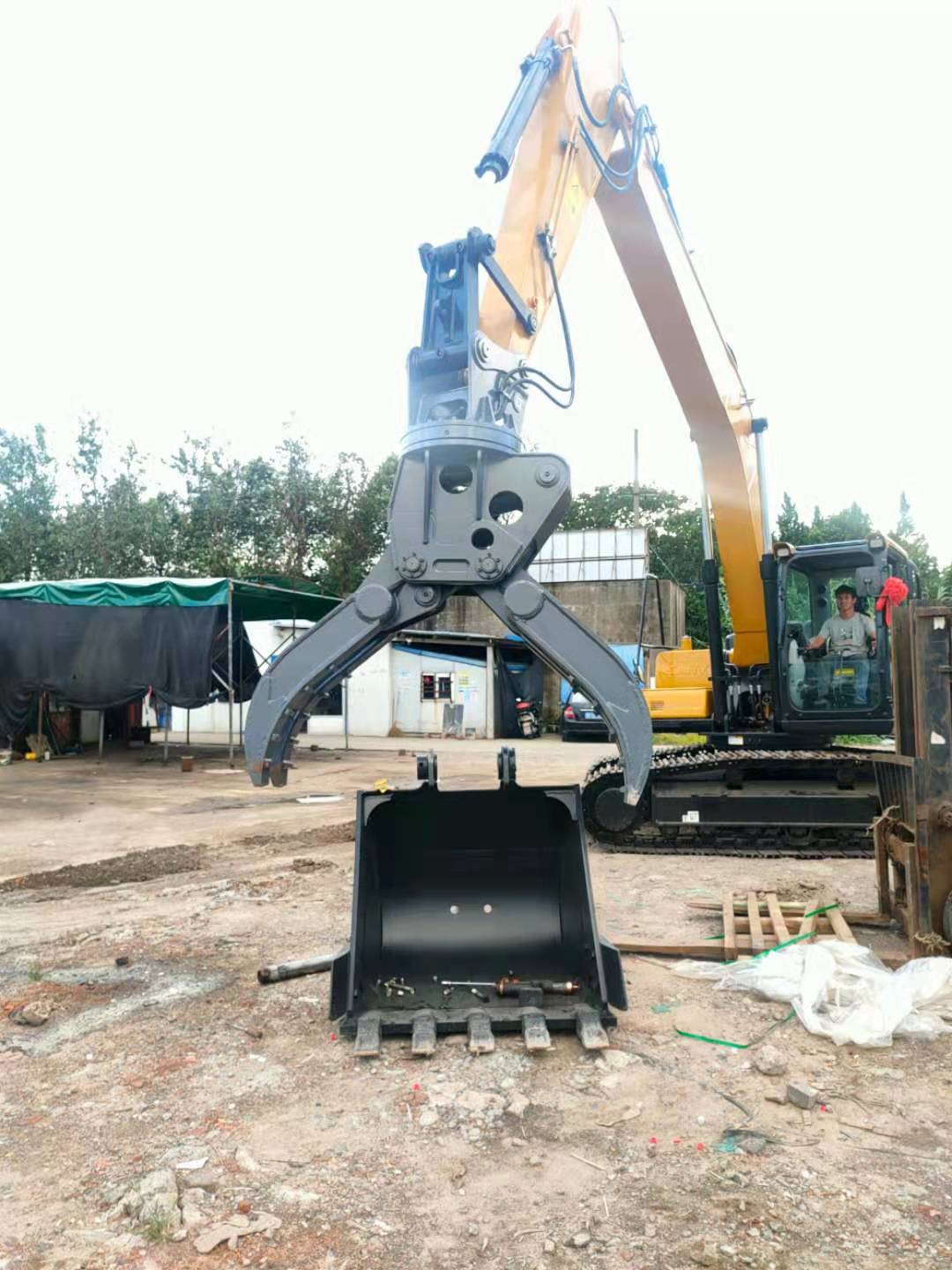 Car mounted crane grabbing steel machine Lotus grabbing plum blossom grabbing Japanese style grabbing steel machine Double cylinder grabbing steel machine