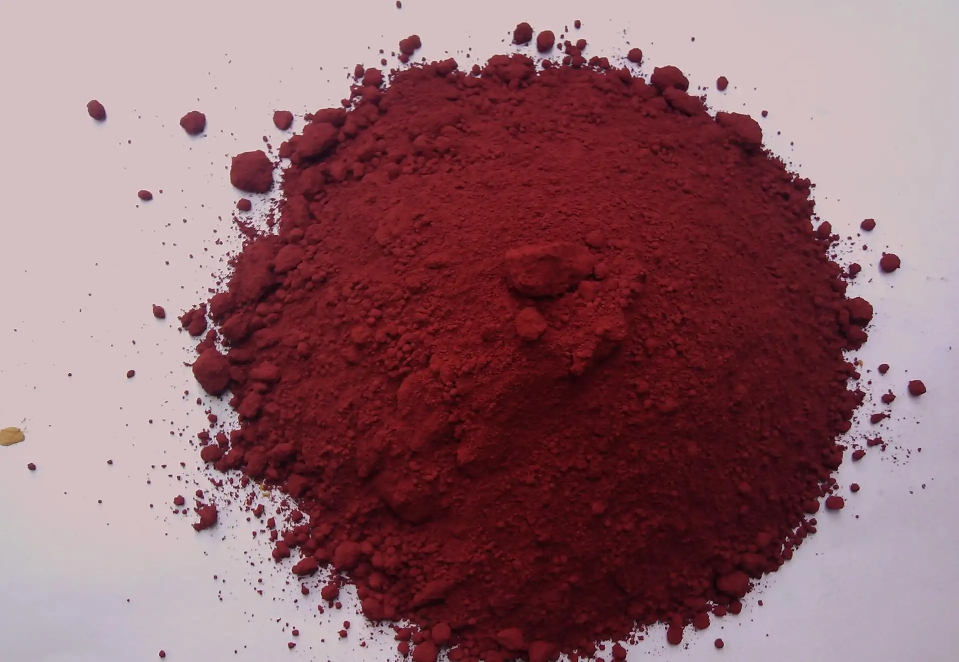 The manufacturer supplies iron oxide red colored brick cement Terrazzo concrete with iron oxide red powder