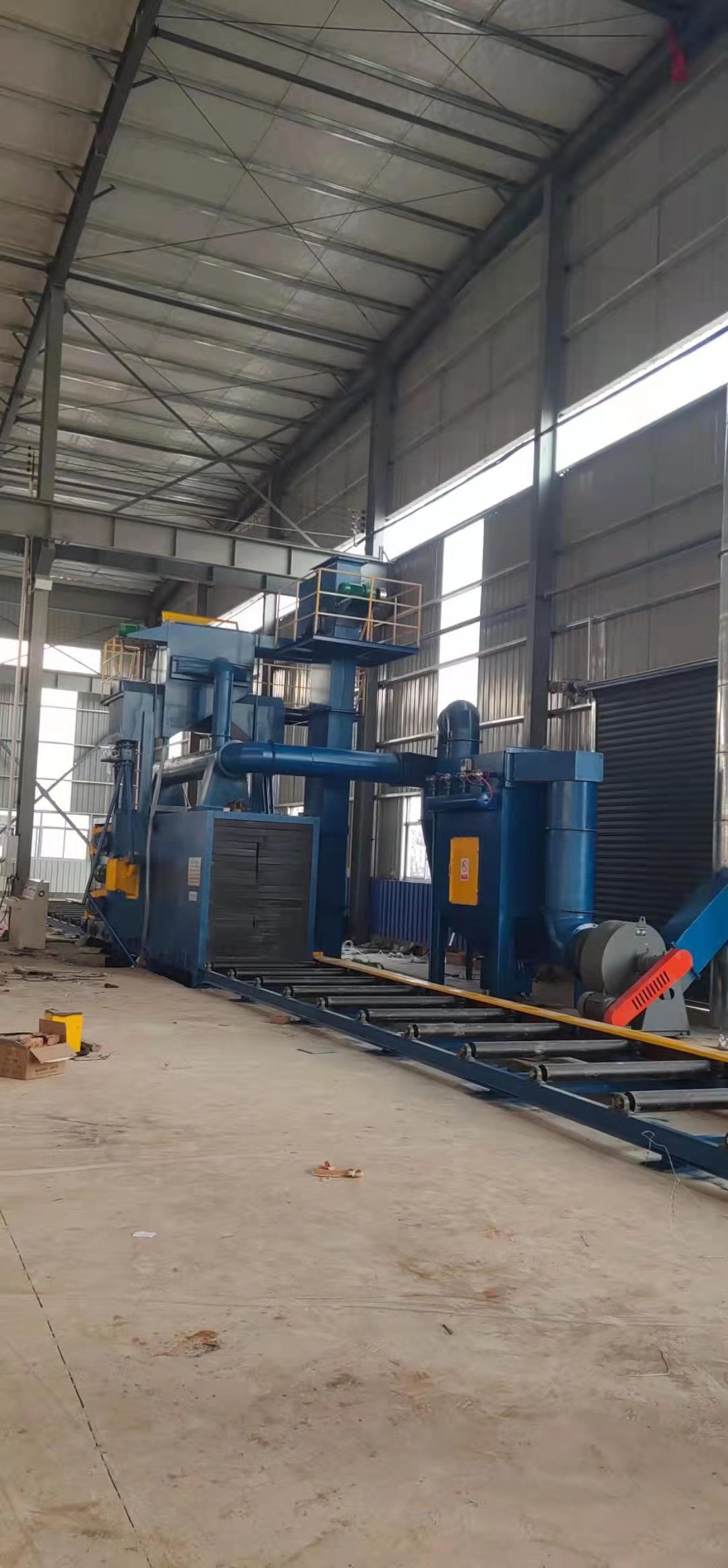 Customized large steel structure roller through type shot blasting machine equipment for rust removal and shot blasting cleaning of steel plates, steel pipes, and iron parts