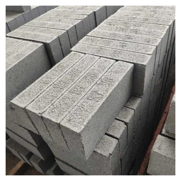 Concrete interlocking bricks supplied by Baoding Xushui District Brick Factory are not easy to wear and have strong bearing capacity and can be customized