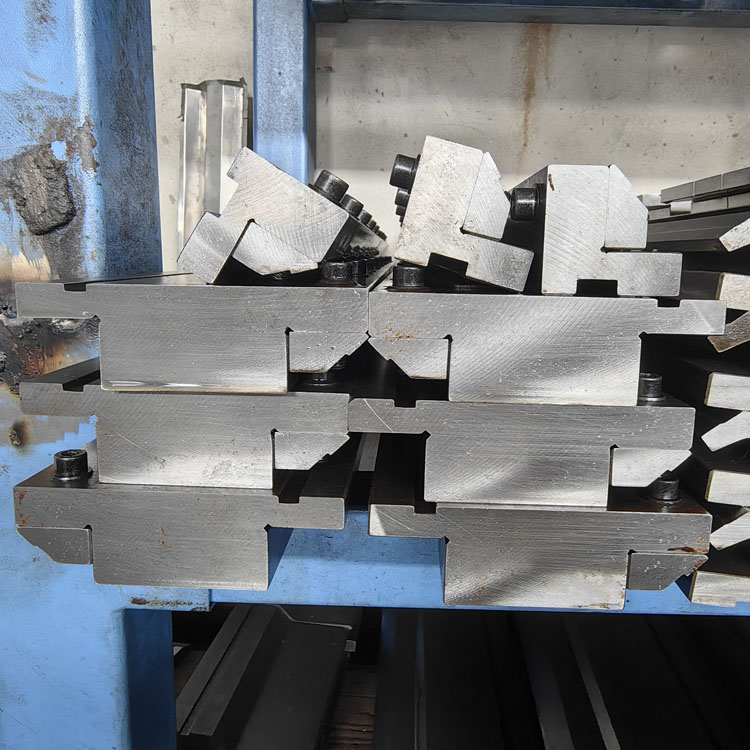 Baiyang Press brake mold manufacturer provides adjustable segment difference bending mold forming mold non-standard customized