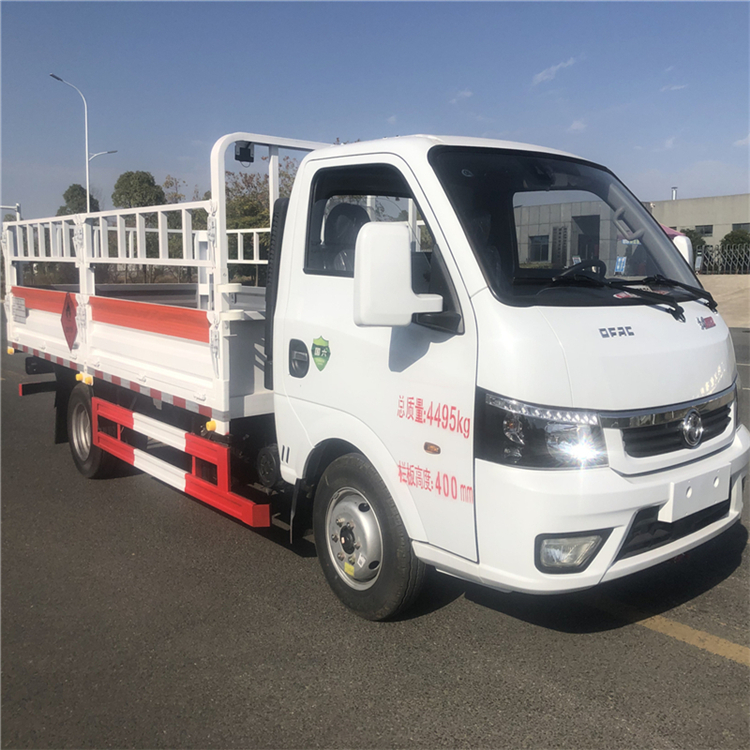 Blue brand light truck Dongfeng Tuyi gas cylinder truck, diesel/gasoline dangerous goods transport vehicle, 3m 3 warehouse railing type dangerous goods truck