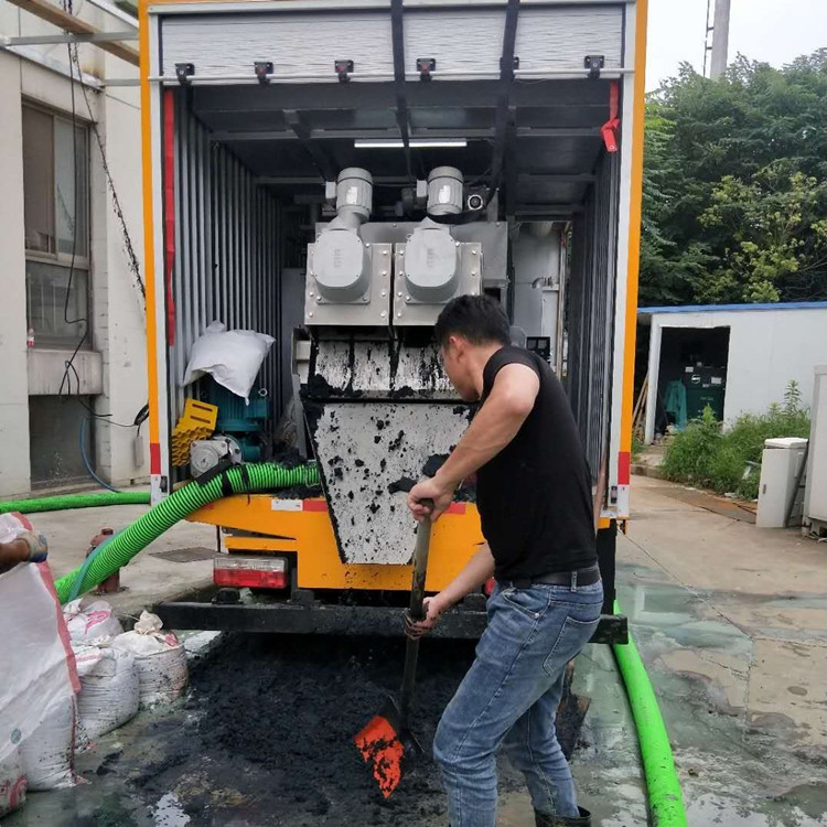 Settling tank sludge squeezing Septic tank cleaning Yangzhou Gaoyou sewage purification equipment