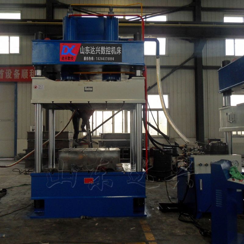 Daxing 500 ton hydraulic press 500T universal metal cold extrusion servo press with three beams and four columns