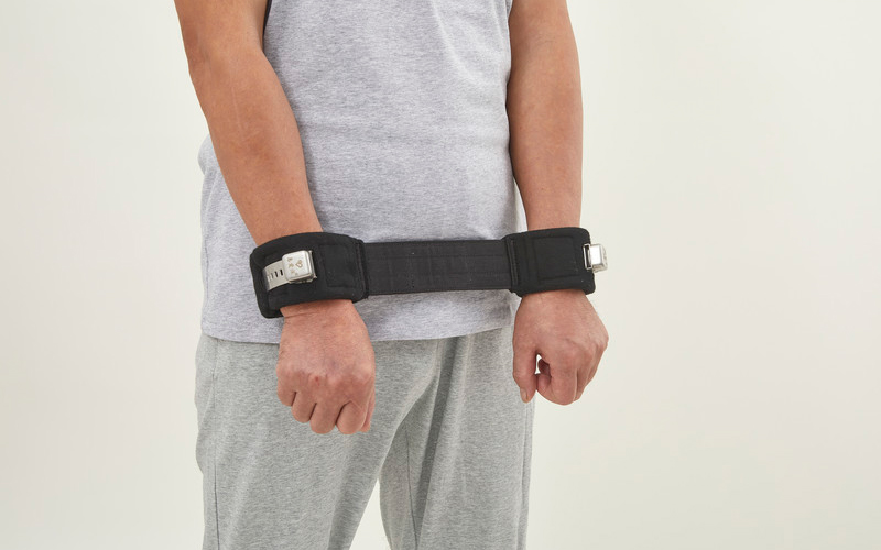 Nursing plug-in magnetic control dual hand restraint belt K-002, supplied by comfortable nursing manufacturer