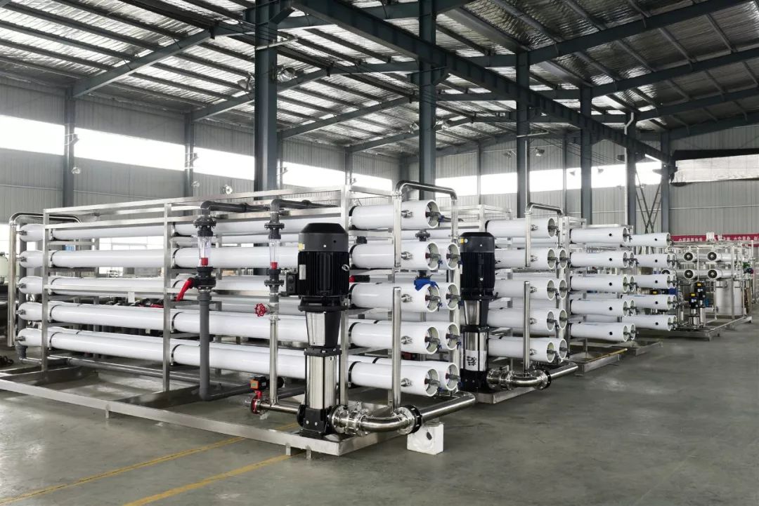 Fully automatic RO pure water treatment equipment 1-100T industrial pure water equipment reverse osmosis water purification equipment desalination device