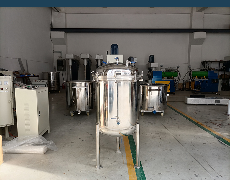 SUS304 stainless steel vacuum buffer tank, customized manufacturer for the processing of high-level tanks in small vertical and horizontal chemical storage tanks