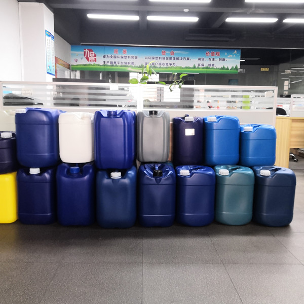 Xujing Plastic 25L square flat cans, small mouth square cans, chemical buckets, organic fertilizer packaging buckets, wholesale plastic buckets