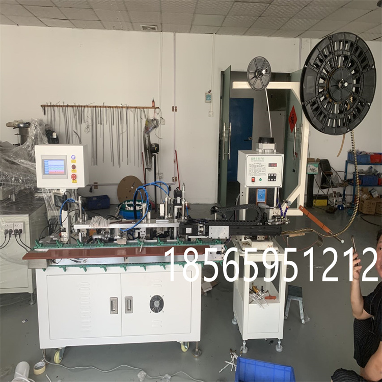 Socket wire riveting machine