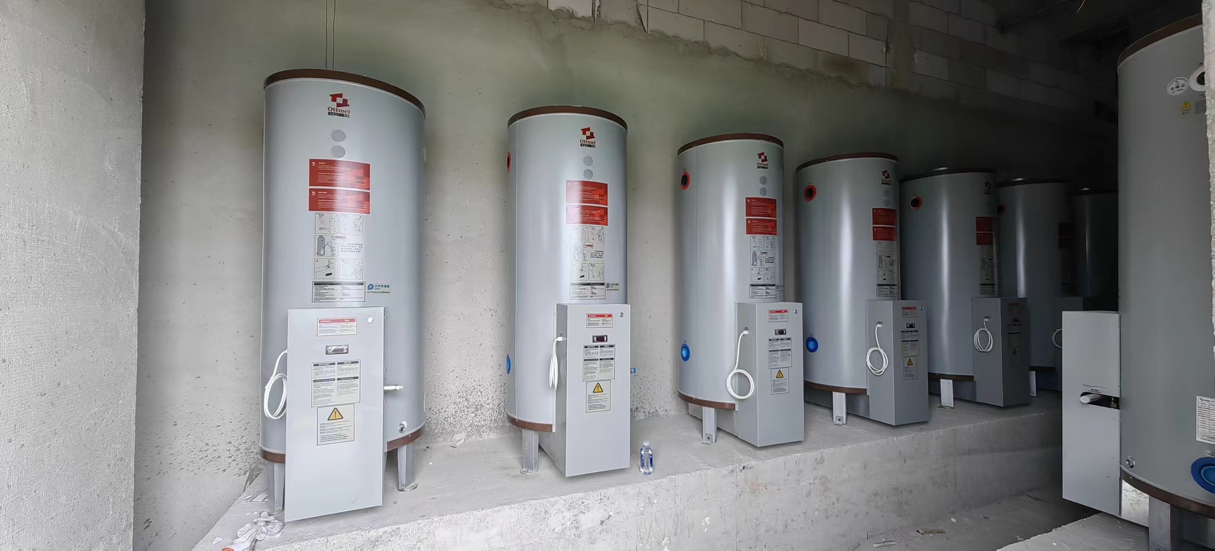 Vertical gas hot water boiler, commercial gas water heater, small size, easy installation