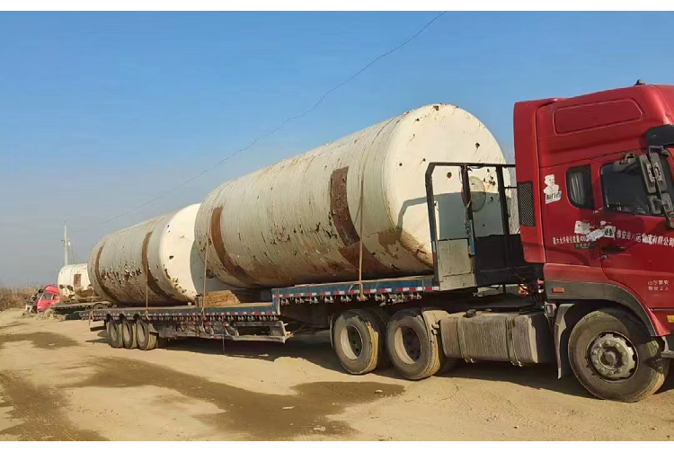 Recycling and sales of second-hand iron tanks, carbon steel tanks, horizontal oil storage tanks, water storage tanks with intact seals