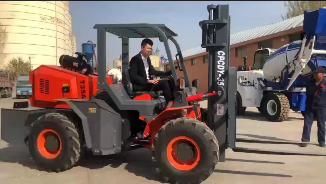 Four wheel drive 3 ton off-road integrated crane Cart multi-function diesel internal combustion forklift