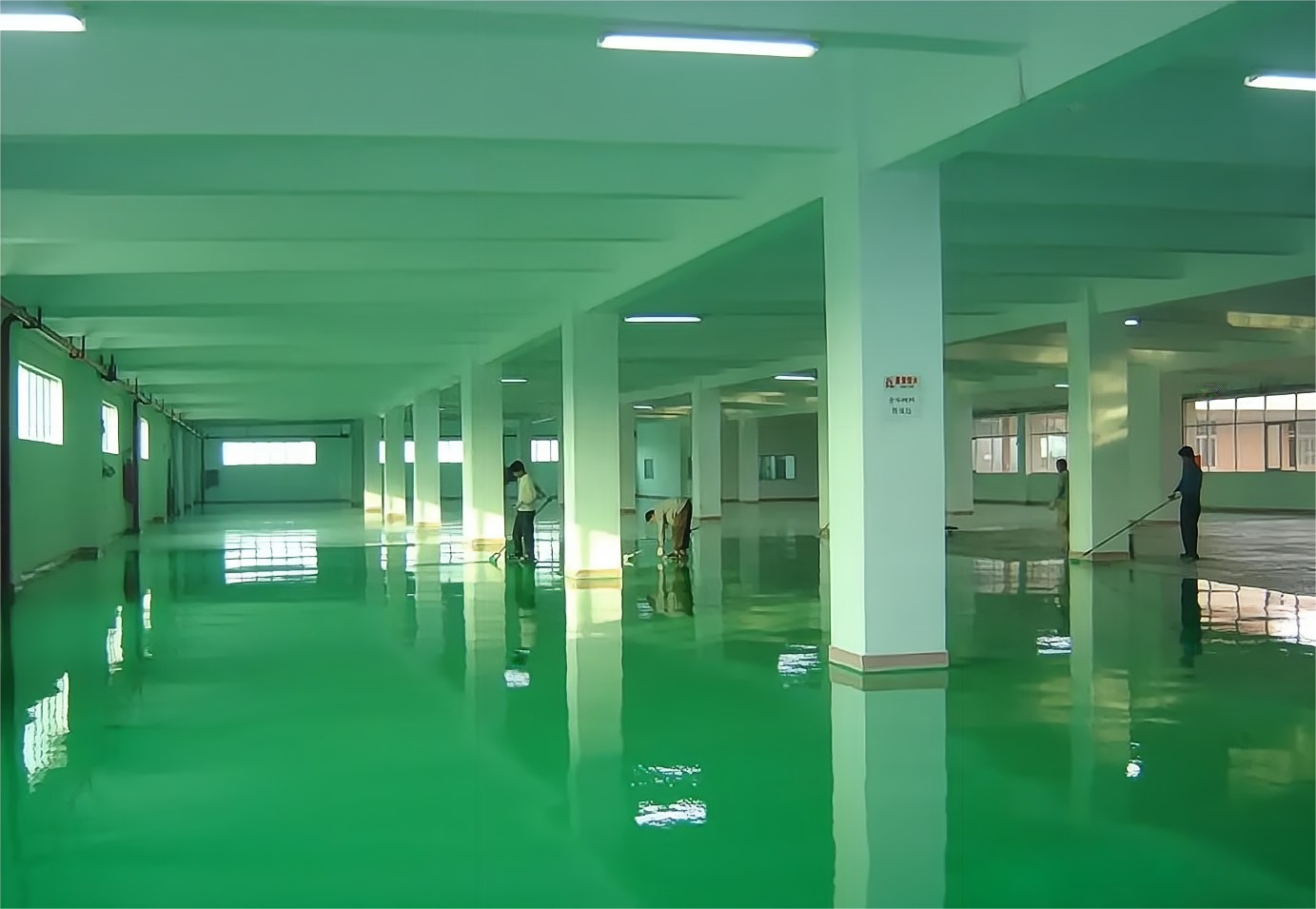 Epoxy resin flat coating type flooring with strong toughness, wear-resistant, flat and smooth sealing primer