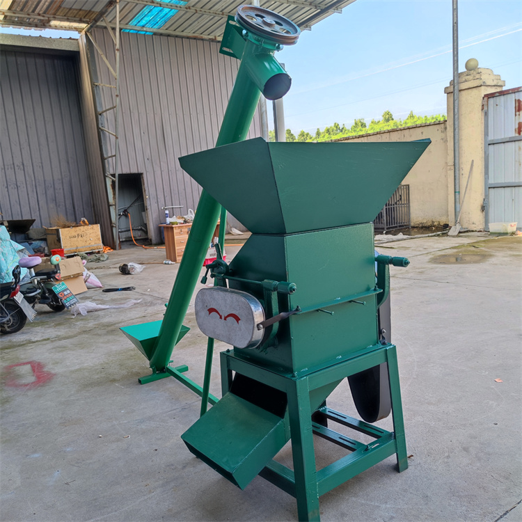 Small peanut press embryo machine Xinchen electric roller type bean flattener feed crusher