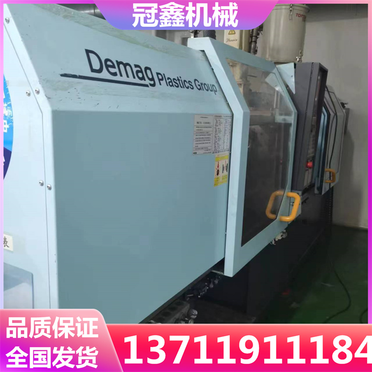 The DeMage 100T variable pump machine in the dust-free workshop production is well maintained for precision injection molding of thin-walled products