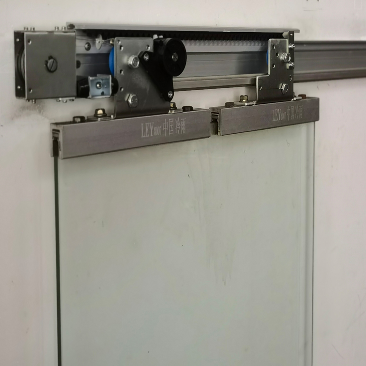 Cold rain semi-automatic door sliding door closer can automatically close the door without power supply, and the door opener can push and pull the door