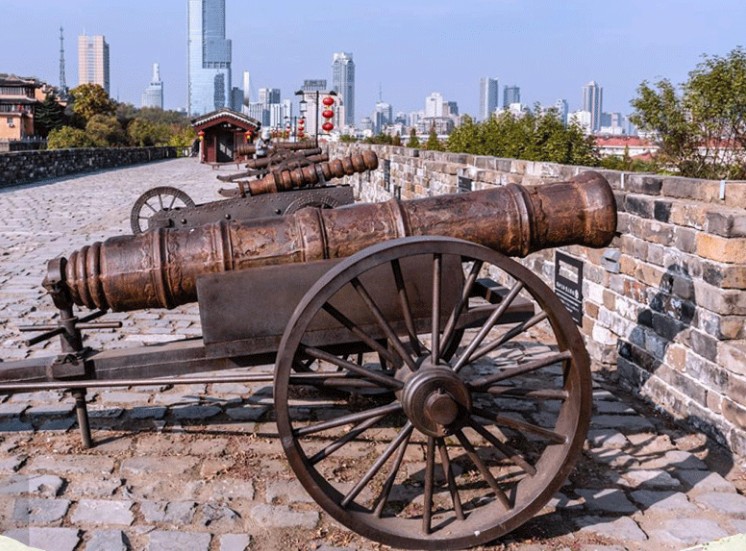 Copper Cannon Manufacturer Customized Cast Iron Cannon Landscape Sculpture Ornaments Scenic Area Iron Cannon Decoration Manufacturing Company