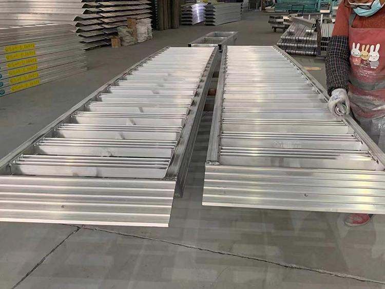 Customized aviation aluminum alloy boarding and disembarking ladders, various forklifts, sufficient inventory for boarding and disembarking ladders, directly shipped by manufacturers