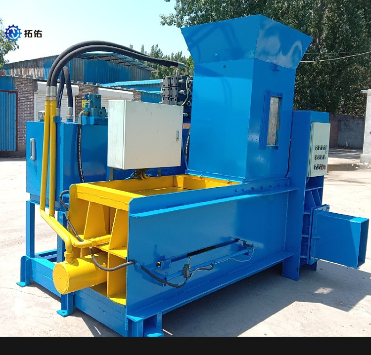 Fully automatic hydraulic bagging and packaging machine for green storage, cattle and sheep feed square bundling and blocking machine, dry and wet forage feed briquetting machine