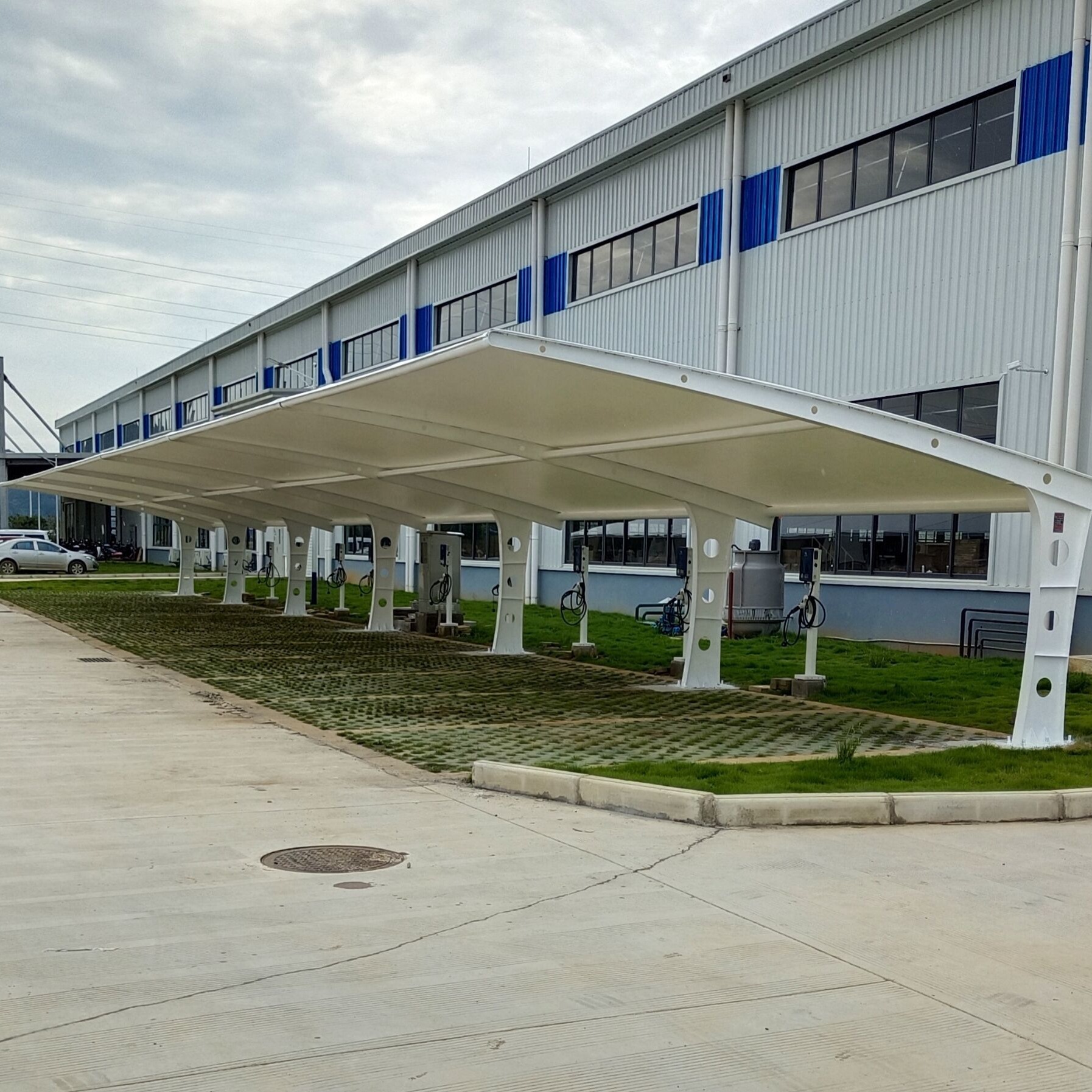 Outdoor 7-shaped membrane structure car parking shed, charging pile shed, electric bicycle shed, tension film sunshade