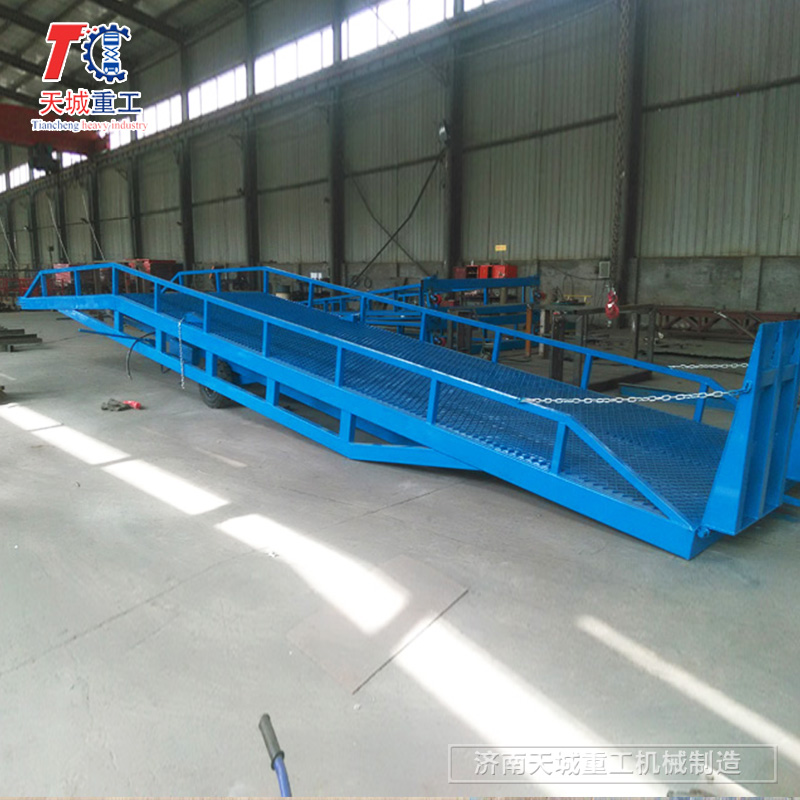 Tiancheng Mobile Boarding Bridge Customizable Logistics Container Loading and Unloading Platform Forklift Loading Platform Elevator Multiple Models