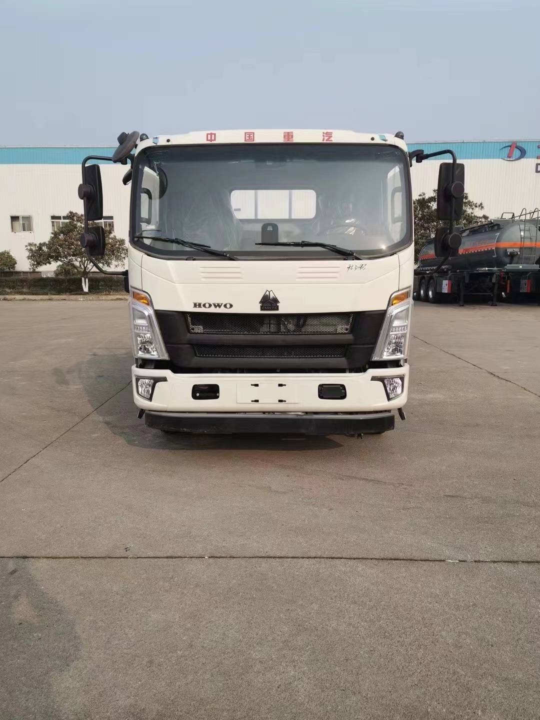 Heavy truck Haowocang rail type cylinder transport vehicle distributes dangerous trucks such as oxygen, nitrogen, argon, LNG Cryogenic storage dewar bottles