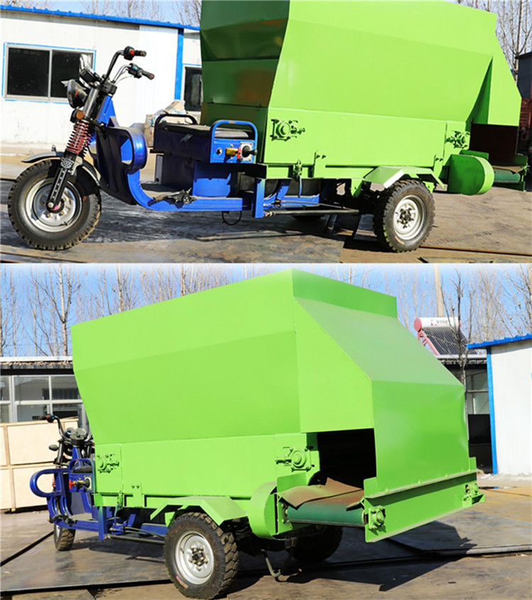 Cattle Farm Feeding Three Wheel Spreader Cattle Mixing Self propelled Feeding Truck Silage Grass Spreader