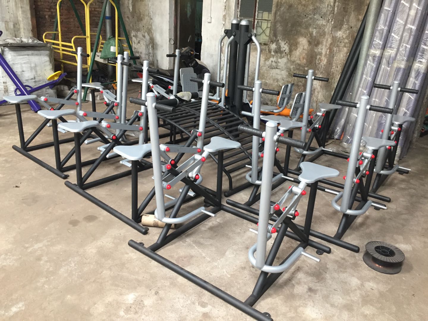 High grade recreational facilities manufacturer of the community Upper limb tractor Elliptical trainer Park square path