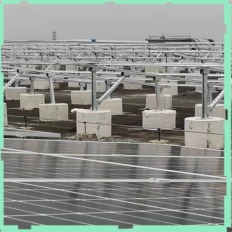 Installation of a small power generation system by the manufacturer with a single crystal 550w single glass single side solar panel for energy storage of 30KW construction