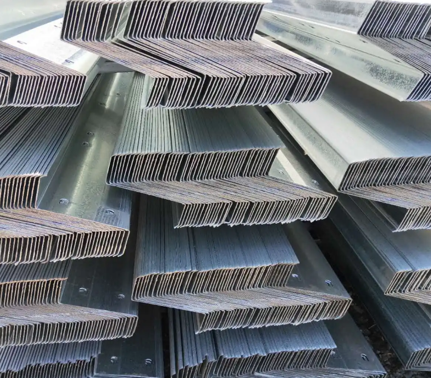 How much is it per ton for processing galvanized Z-shaped steel purlins 220 * 75 * 20 * 3.0 steel structure C-shaped steel