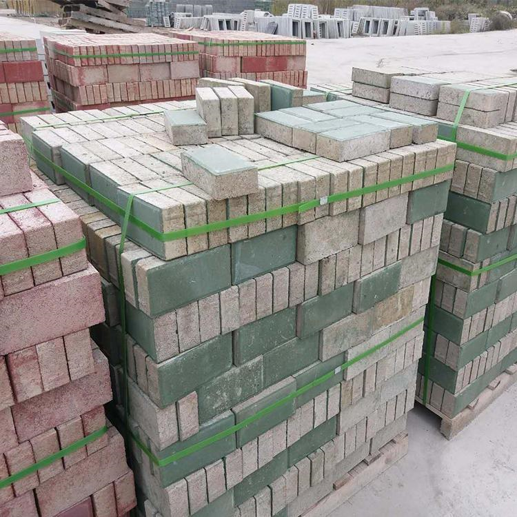 Sidewalk bread brick 300 * 600 * 60, concrete permeable brick with strength C50, good load-bearing material, strong safety and security