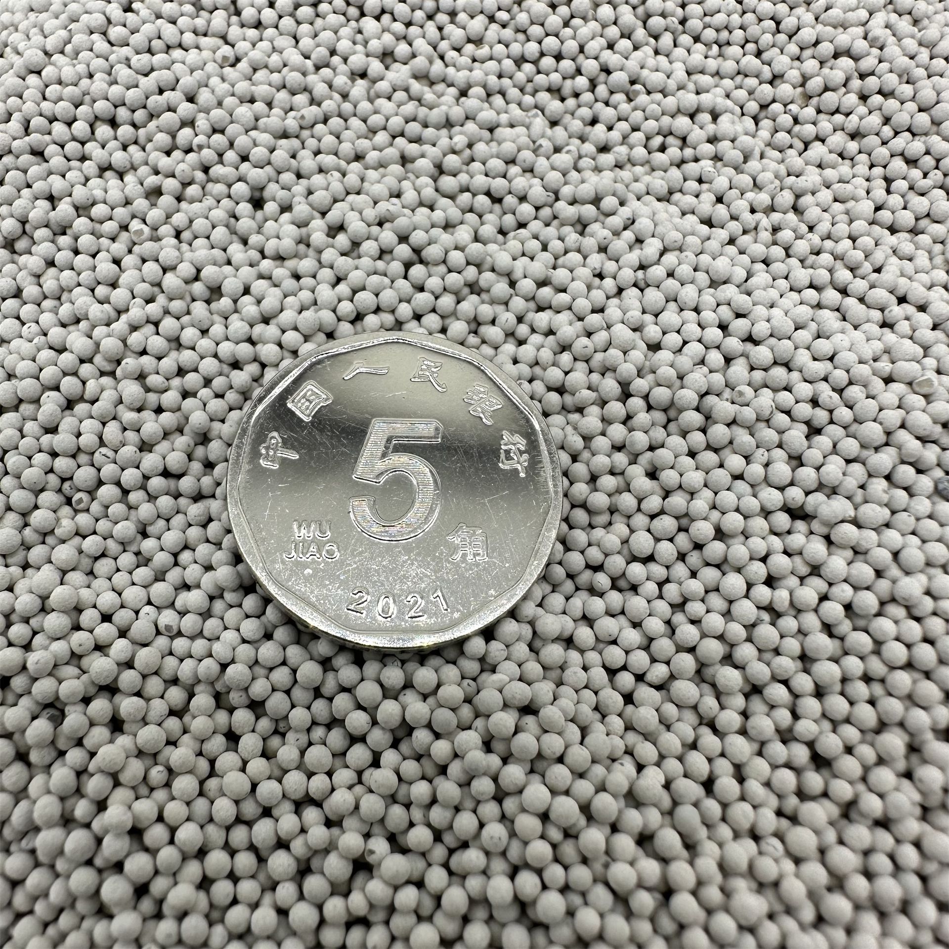 The manufacturer provides negative ion ball cushion filling for potted plant paving, air purification, and purified water shower