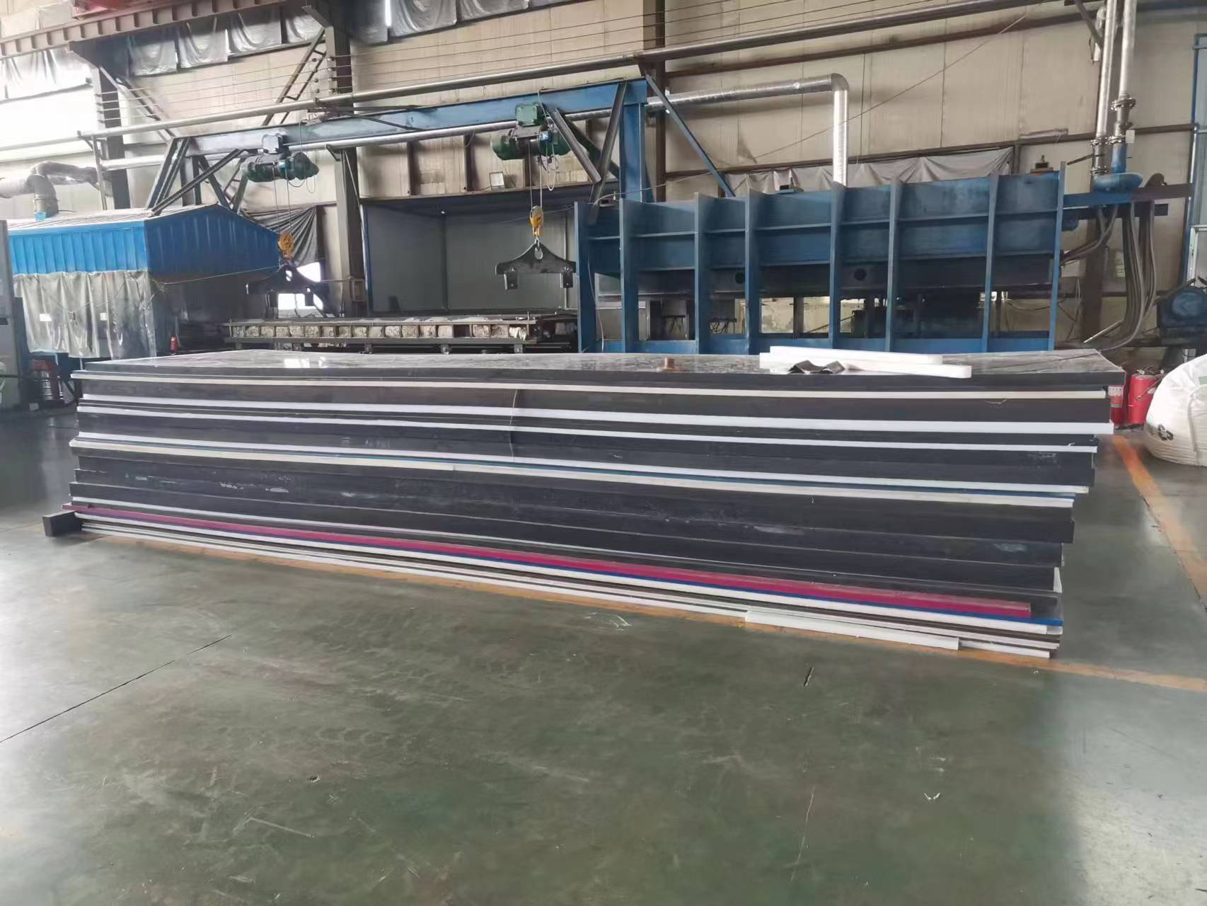 Wear-resistant and anti-corrosion self-lubricating ultra-high molecular weight polyethylene sheet for papermaking machinery equipment accessories