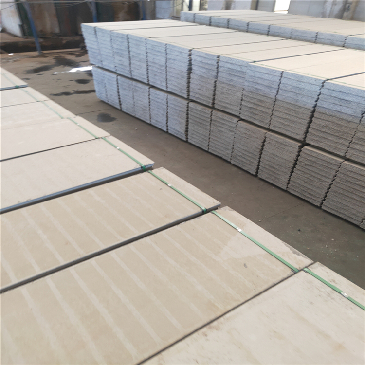 Hebei sells new lightweight wall panels for steel structure houses, polystyrene particle composite new lightweight wall panels, fireproof exterior walls, and lightweight partition panels. Welcome to call us