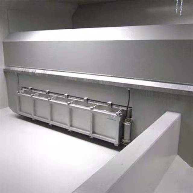 Stainless steel hydraulic door flushing system with multiple models and specifications of storage tanks