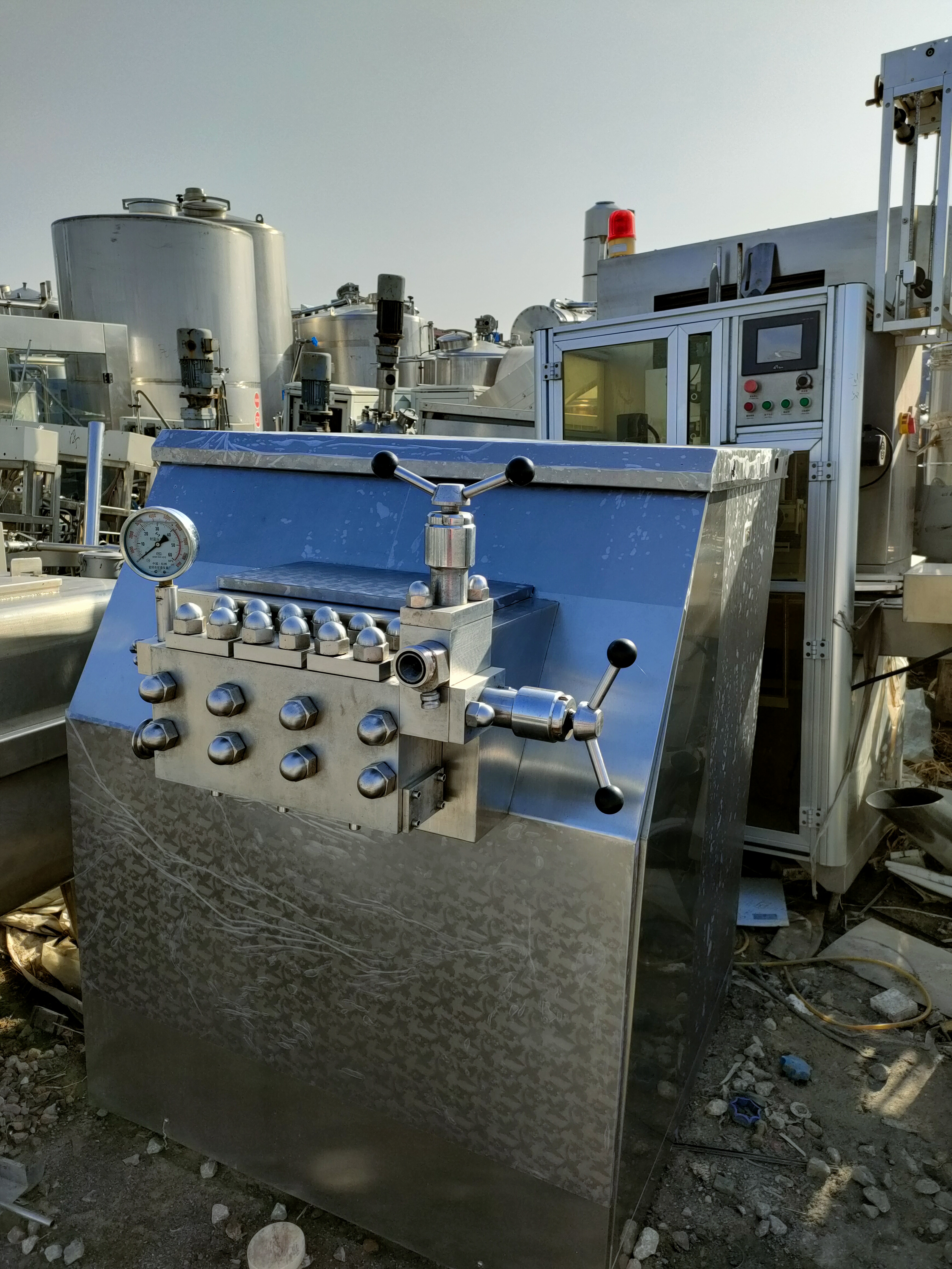 Used high-pressure fluid nano homogenizer, stainless steel material, 1.5 tons, pressure 60 kilograms