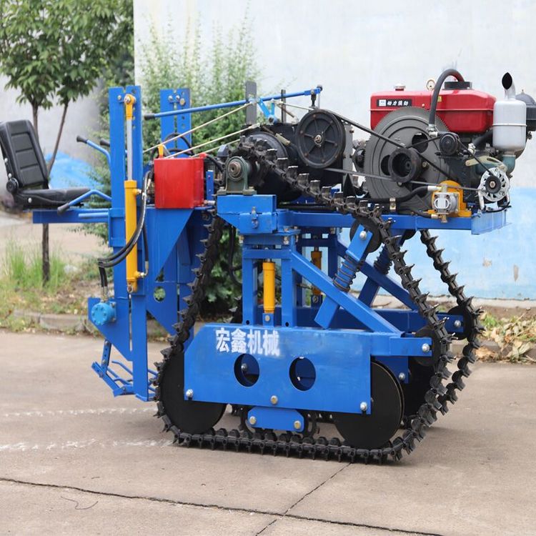 Scallion harvester commonly used by scallion farmers, equipped with self-service walking tractor and scallion digging machine