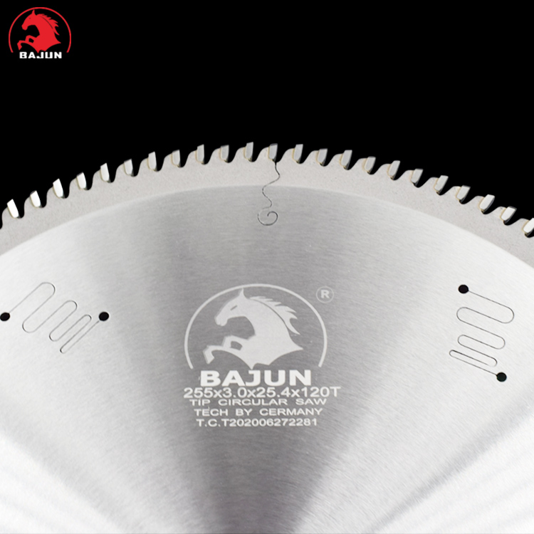 Aluminum rod cutting saw blade made of Eight Juns without burrs, sharp and durable 600x5.0x60T