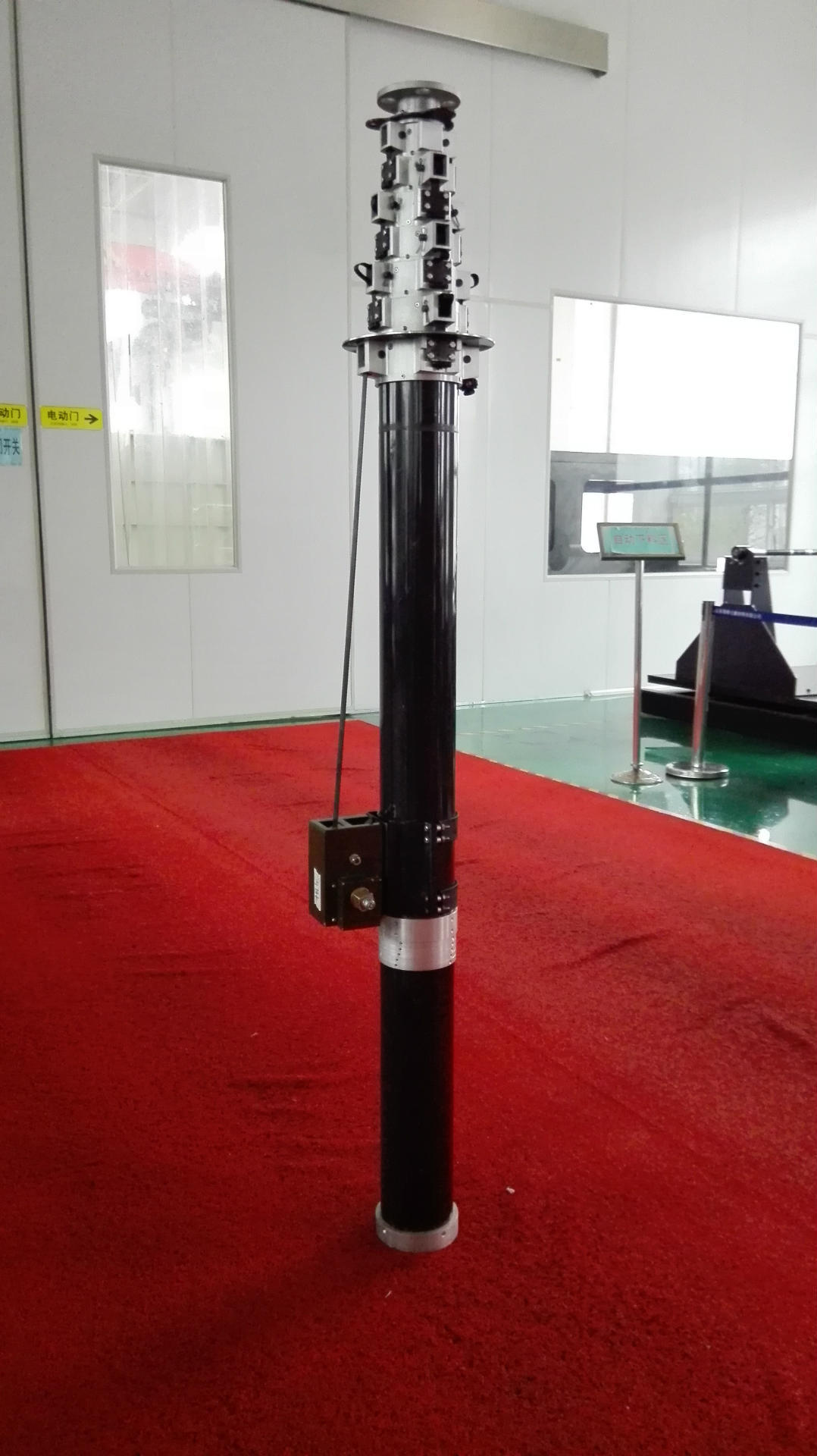 Portable lifting lightning rod for vehicle shelter, carbon fiber lifting mast, portable lifting pole