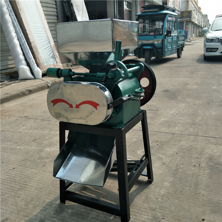 Small peanut press embryo machine Xinchen electric roller type bean flattener feed crusher