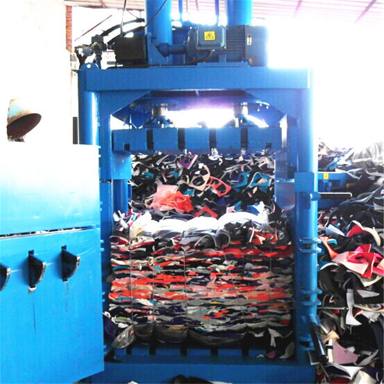 Honglu Machinery waste paper vertical hydraulic packaging machine clothing fiber compression packaging equipment runs smoothly and can be customized