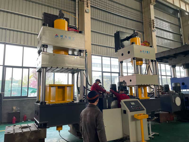 400 tons of metal product pressing and forming hydraulic press YW32-400T three beam and four column hydraulic press