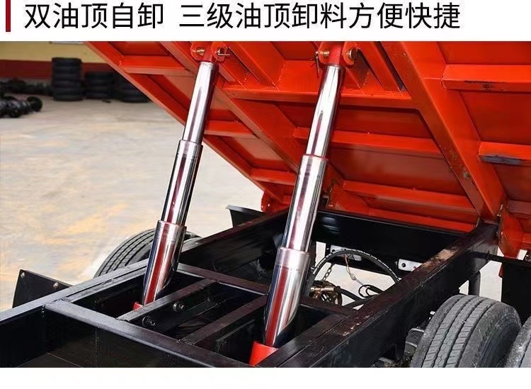 The rear of the four-wheel drive vehicle for transporting rock debris in mountainous areas is a dual row agricultural tractor with a diesel engine that does not have 32 horsepower