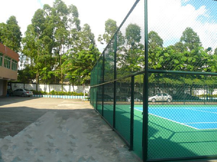 Chongze Basketball court fence 4m high Japanese font court fence plastic hook net Basketball court support customization