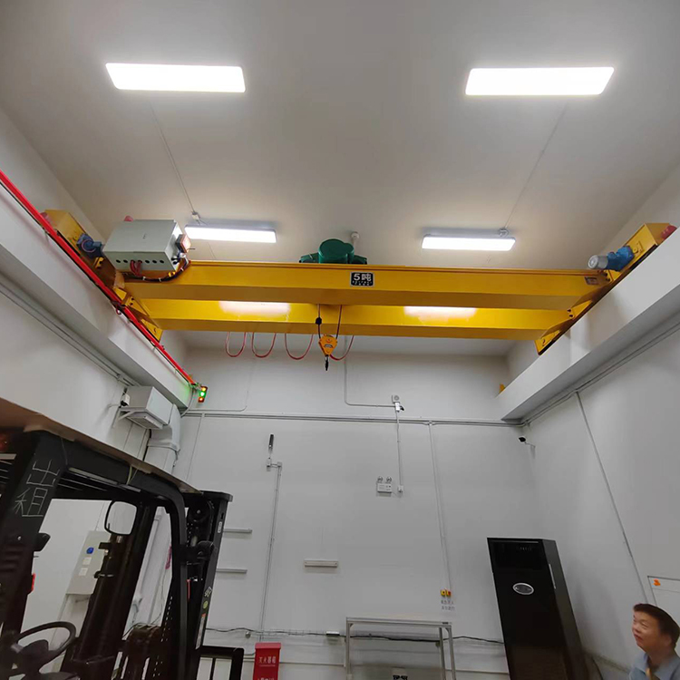 Manufacturer provides customized double beam crane workshop for easy installation of 35 ton QD bridge crane