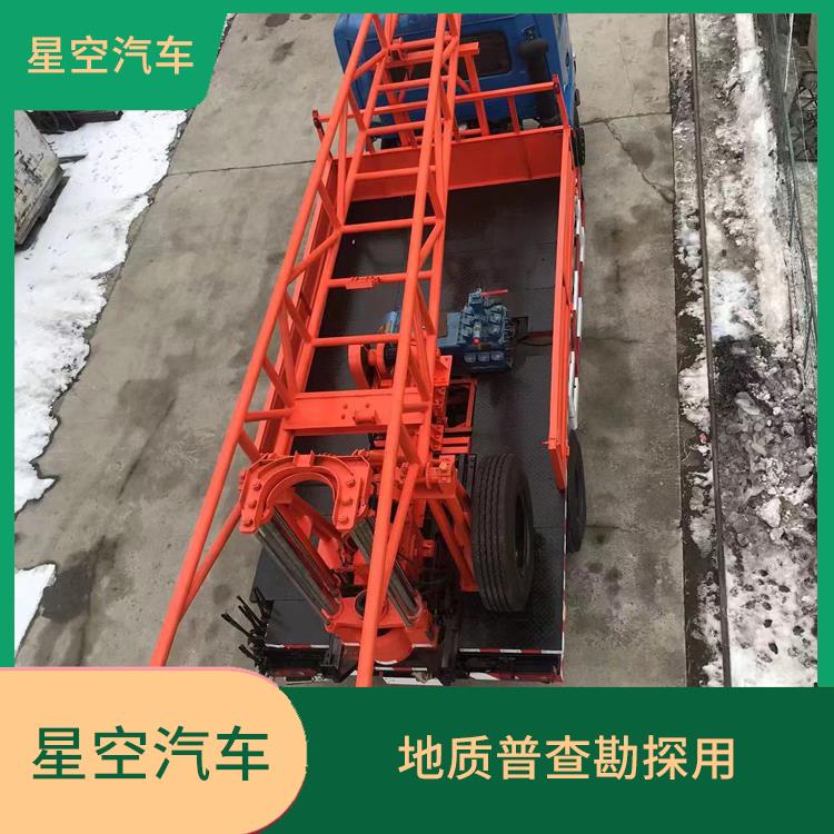 Hydraulic oil heat dissipation system for geological survey and exploration of mobile drilling locomotives saves manpower