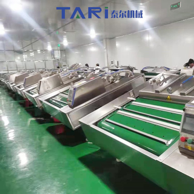 Tilt type rolling packaging machine, fully automatic continuous vacuum sealing machine for corn