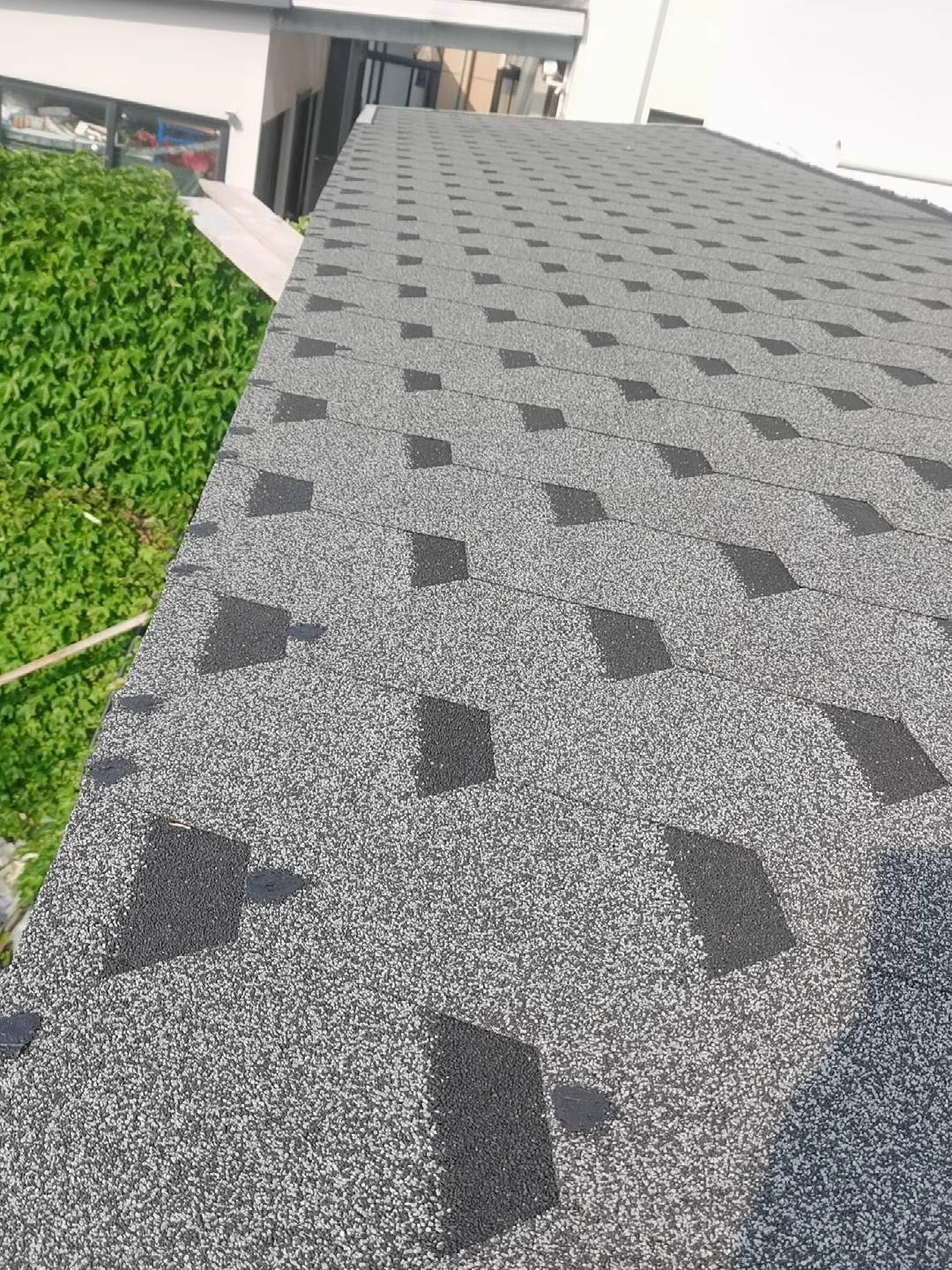 Asphalt tile self-adhesive tile roof, Degao tile, asphalt felt, waterproof, thermal insulation, silent villa, wooden roof, fiberglass colored tile